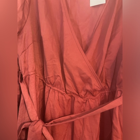 Elegant plus size Pink faux Wrap Dress - Picture 3 of 11